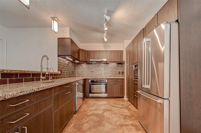 Building Photo - 311 Baycrest Dr