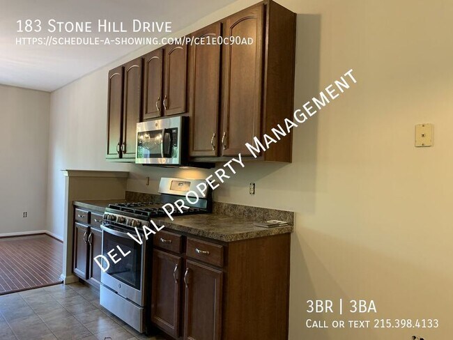 Foto del edificio - Improved Rent! 3-Bd Brick Townhome for Ren...