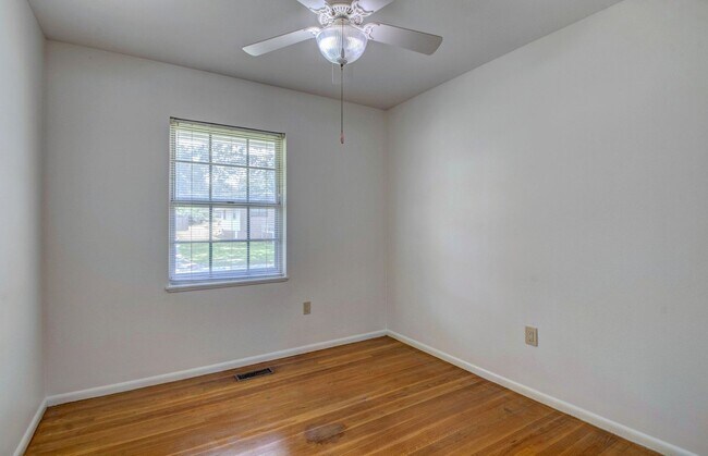 Foto del edificio - Spacious 4 bed, 2 bath in Sherwood!