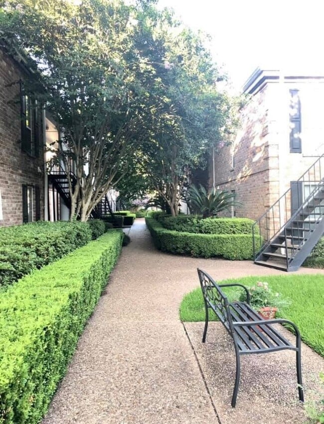 Foto del edificio - 6410 Del Monte Dr