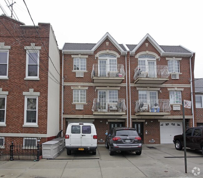 60 27 78th Ave Glendale Ny 11385 Apartments Building Photo 60 27 78th Ave