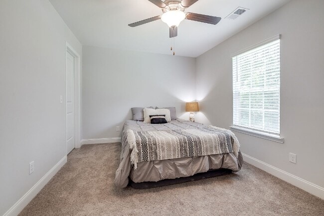 Foto del edificio - 506 Gov Treutlen Cir