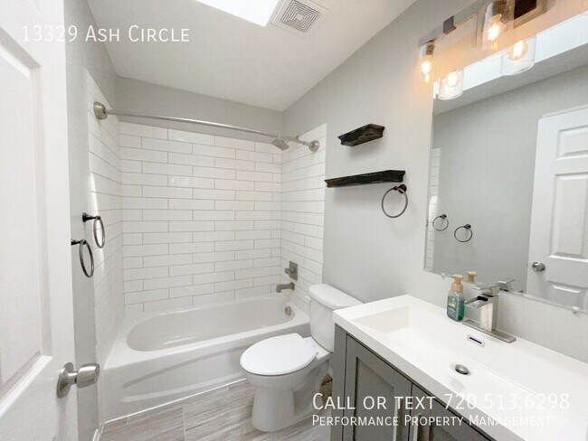 Foto del edificio - 13329 Ash Cir