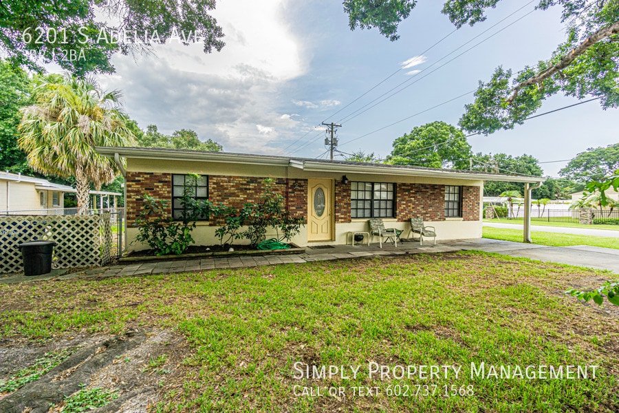 Primary Photo - 3 Bedroom 2 bathroom home in Tampa!