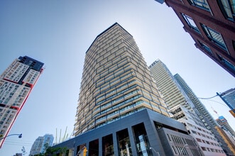 Building Photo - 125-1125 Peter St