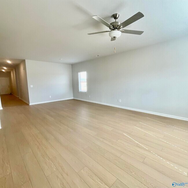 Foto del edificio - 17801 Denham Cir