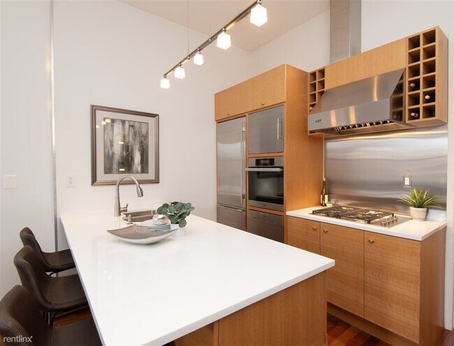 Building Photo - 1 br, 2 bath Condo - 101 Wayne St