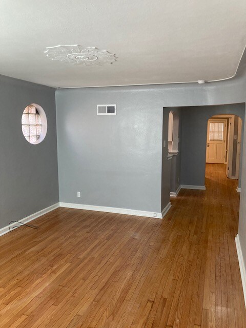 Building Photo - 6201-6203 Eichelberger St