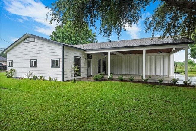 Building Photo - 30720 Waller Spring Creek Rd