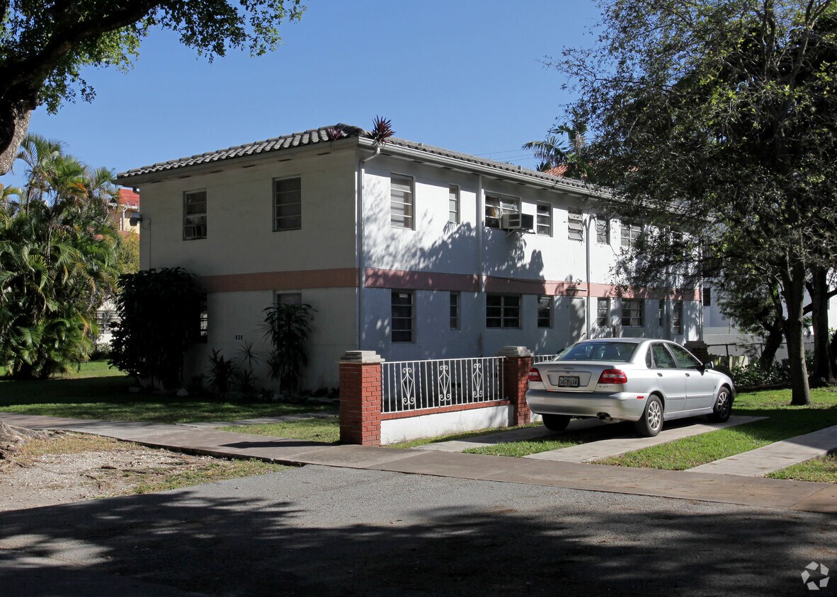 Building Photo - 438 Malaga Ave