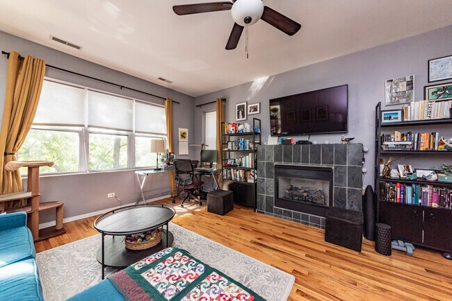 Foto del edificio - 4307 N Troy St