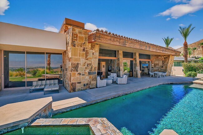 Foto del edificio - 9 Rockcrest