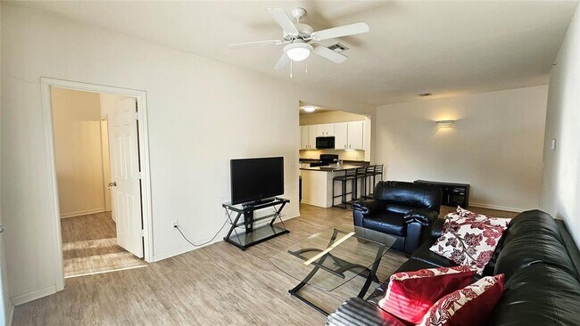 Foto del edificio - 2200 Classen Blvd