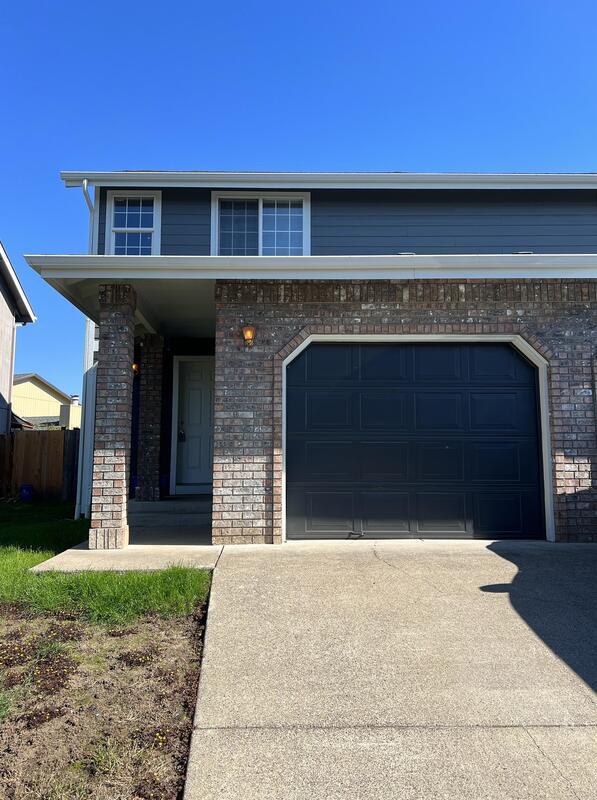 Building Photo - 782 N Cloverleaf Loop