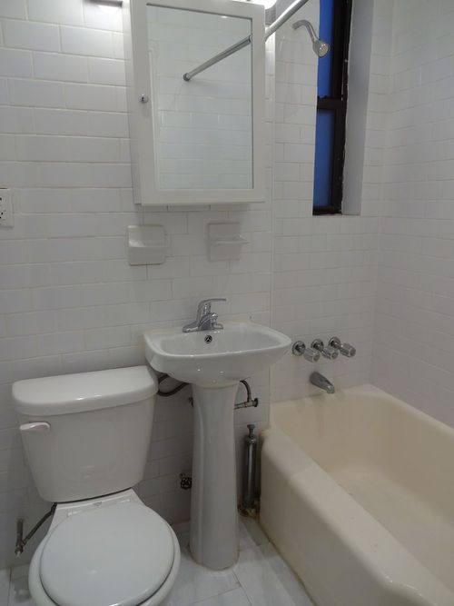Foto del edificio - 417 E 72nd St
