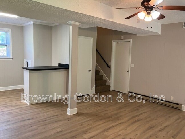Building Photo - 995 Windrowe Drive