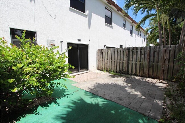 Building Photo - 8815 NW 102nd Ct