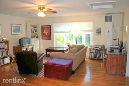 Building Photo - 1 br, 1 bath Apartment - 8 Denns Pl