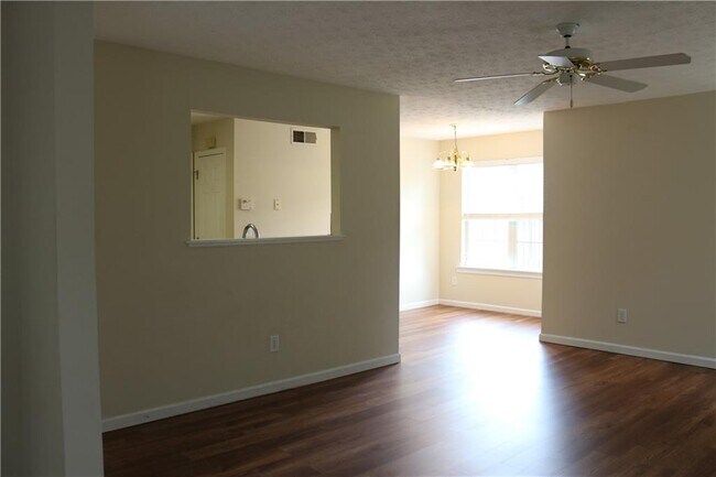 Foto del edificio - 910 Brushy Creek Ct