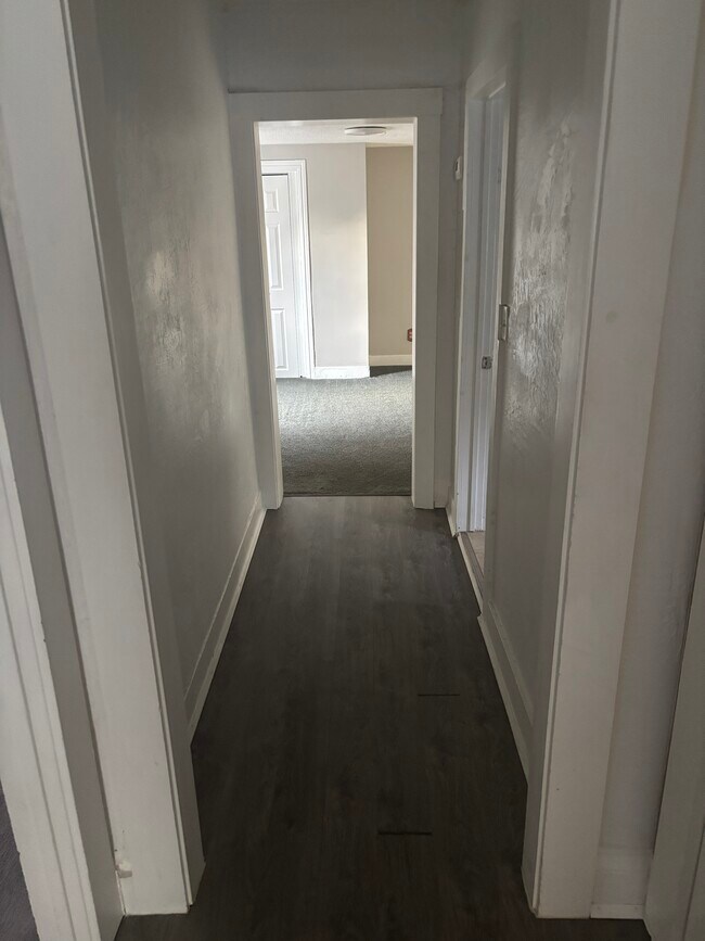 Building Photo - 163 Warren St