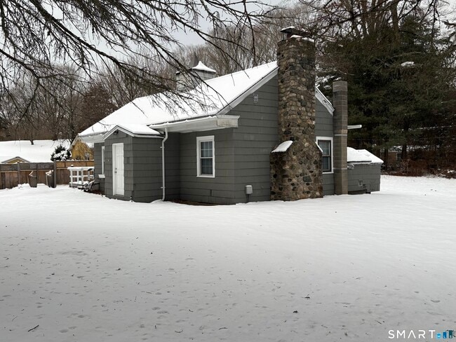 Foto del edificio - 1163 Bullet Hill Rd