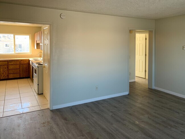 Building Photo - 1435 E Teton Blvd