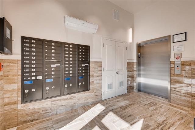 Foto del edificio - 928 Travis Ave