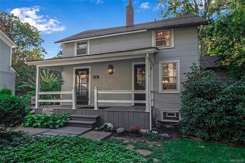 Primary Photo - 368 Oakwood Ave