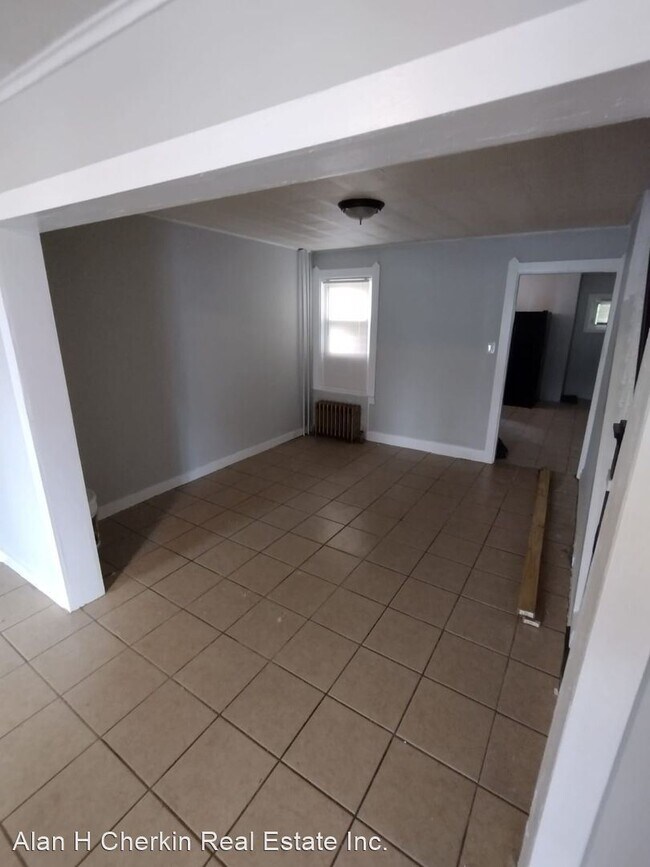 Building Photo - 3 br, 1 bath House - 415 Laurel Street
