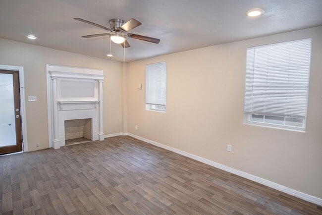 Photo - 150 Bank St Apartment