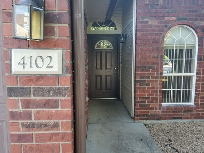 Foto del edificio - 4102 Ethel Ave