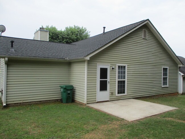 Building Photo - 6380 Ariaal Dr