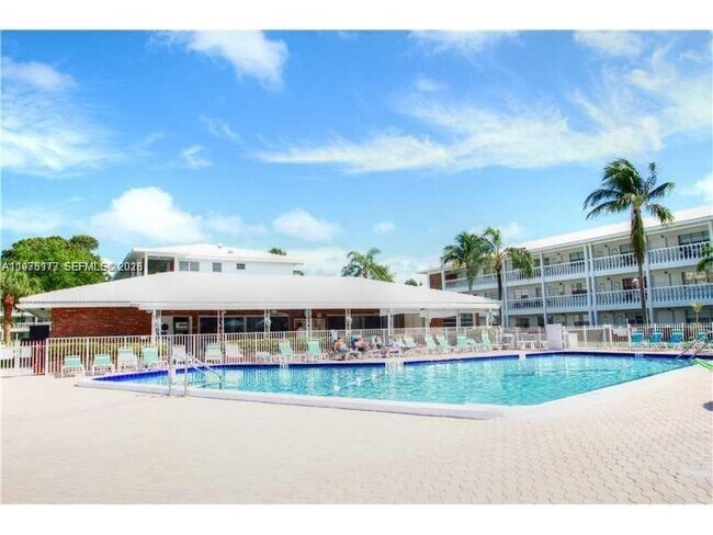 Building Photo - 5200 NE 24th Terrace