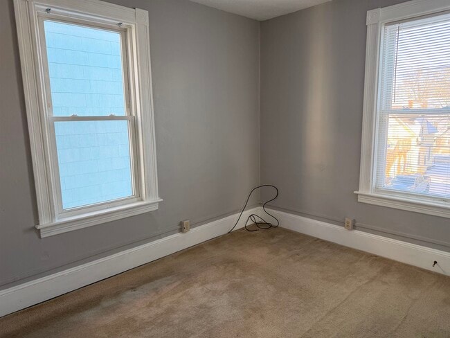 Building Photo - 561 Rimmon St