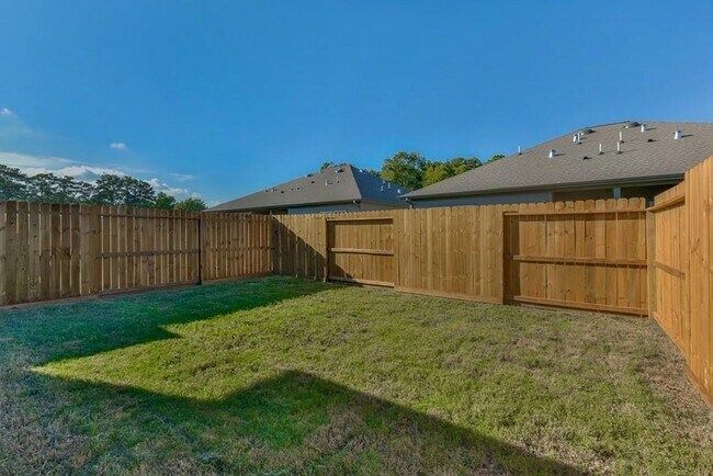 Foto del edificio - 24094 Sears Ln