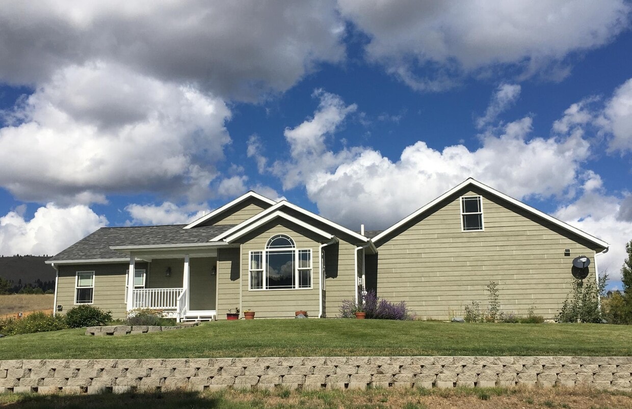 2 Jefferson Loop, Clancy, MT 59634 House Rental in Clancy, MT