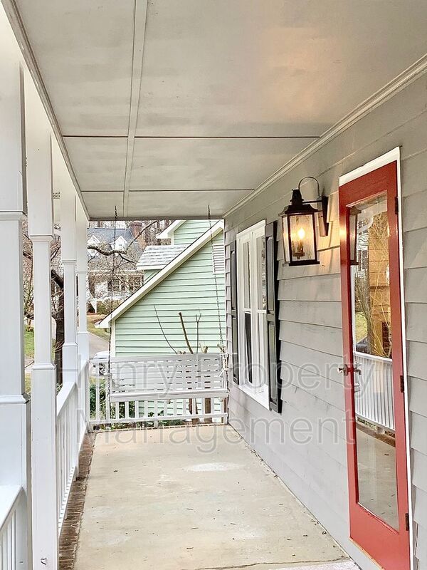 Building Photo - 131 Gold Meadow Dr