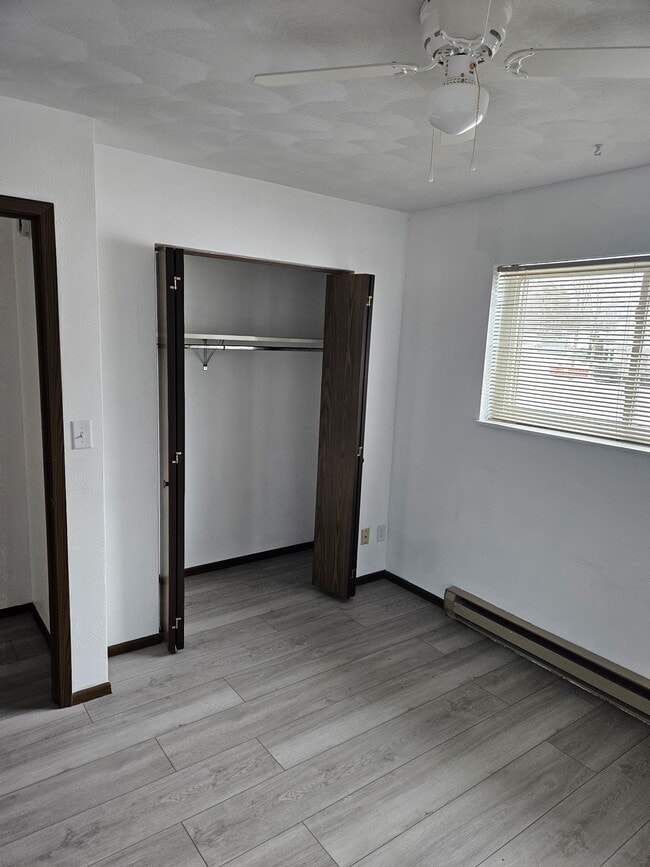 Building Photo - Woodridge Apartments- 1003