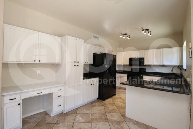 Foto del edificio - 3845 W Charlotte Dr