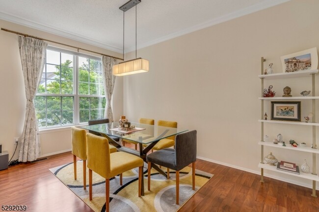 Foto del edificio - 25 Wildflower Ln