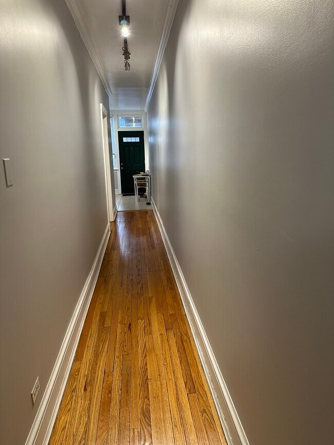Foto del edificio - 5606 N Kenmore Ave