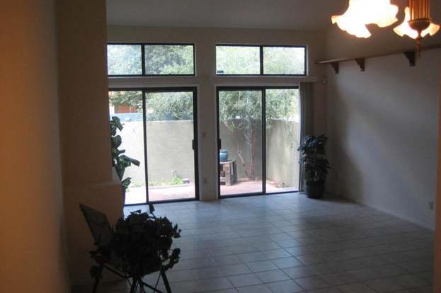 Building Photo - 3117 E Oasis De Palmeras
