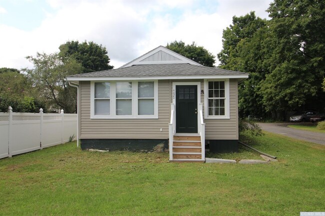 Building Photo - 4020 Chatham St