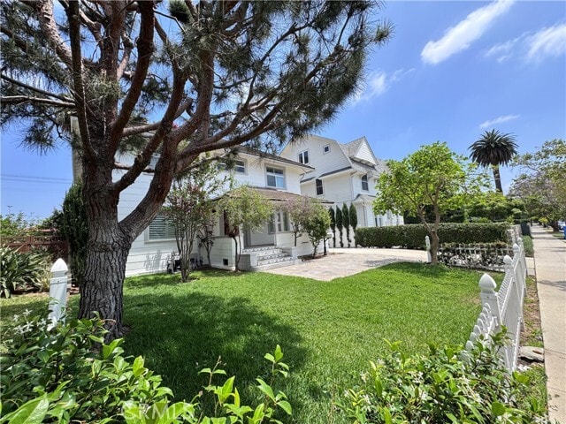 Building Photo - 2716 S La Salle Ave