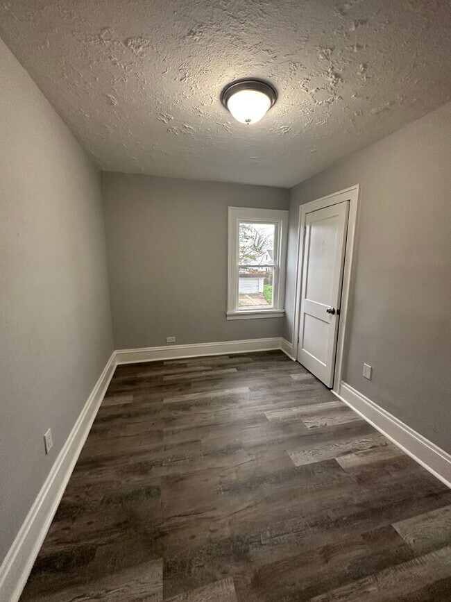 Building Photo - 4bd Single Garfield Cash Pay