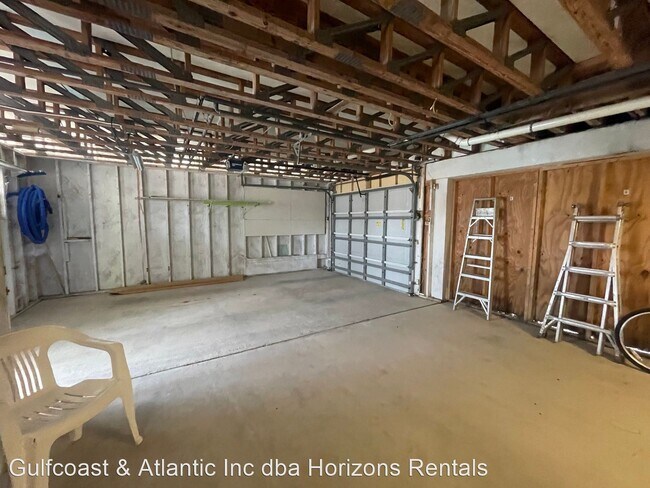 Building Photo - 3 br, 2 bath House - 1161 Breakwater