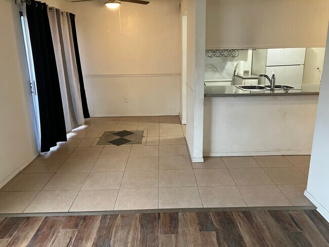 Building Photo - 5664 Los Gatos Dr