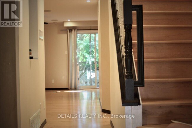 Building Photo - 719 Melbourne Ave