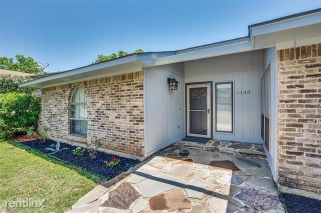 Primary Photo - 3 br, 2 bath House - 1136 Forest Ridge Drive