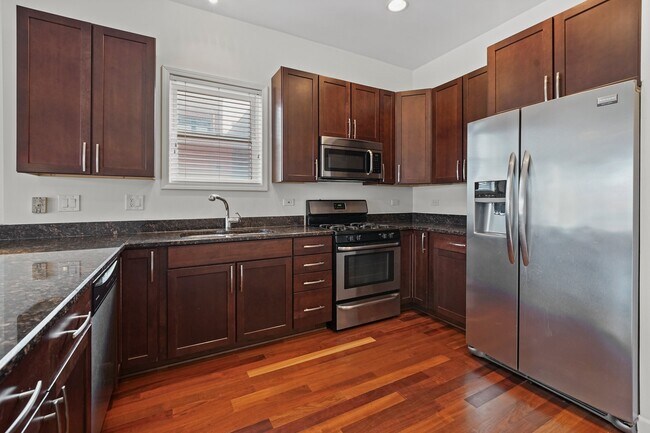 Foto del edificio - 1314 N Wicker Park Ave